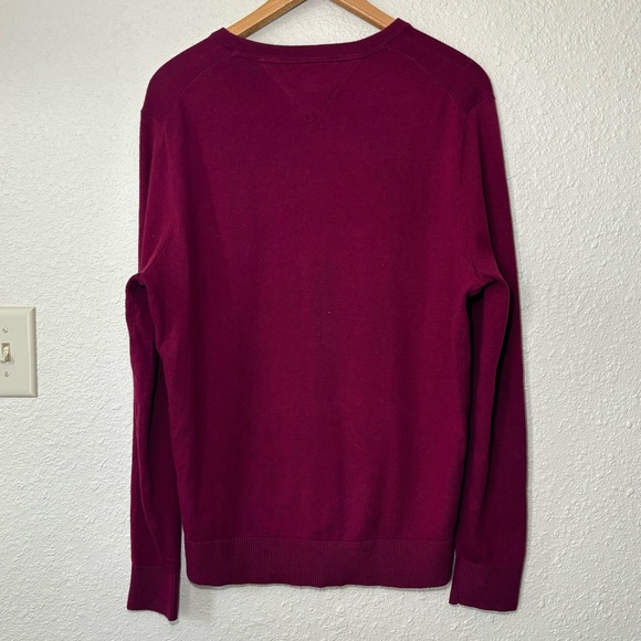 Tommy Hilfiger Pima Cotton Cashmere, V-neck Sweater in Burgundy. Men’s Large - Picture 6 of 8